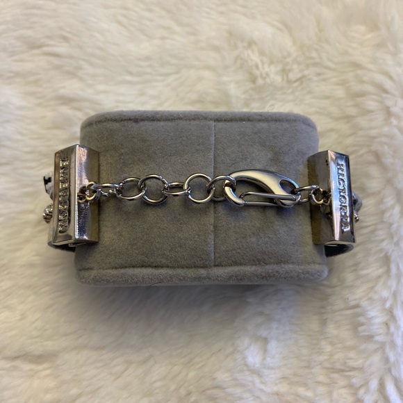 ⭐️ Victoria Emerson Beaded Silver tone bracelet - Picture 2 of 3